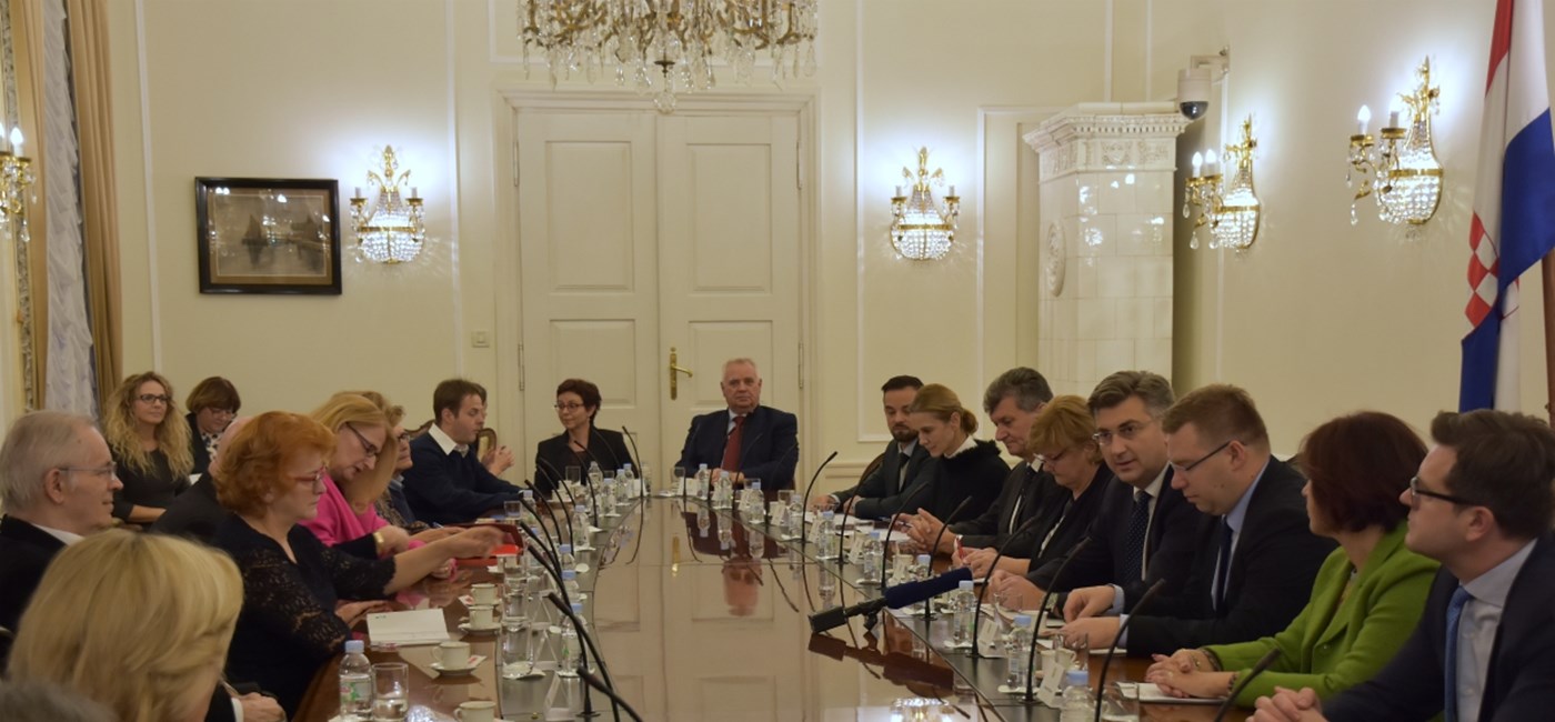 Predsjednik Vlade Plenković s predstavnicima Saveza osoba s invaliditetom 